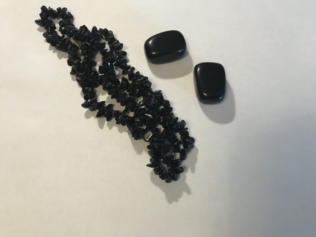 sort-obsidian-sten-betydning-grounding-krystaller